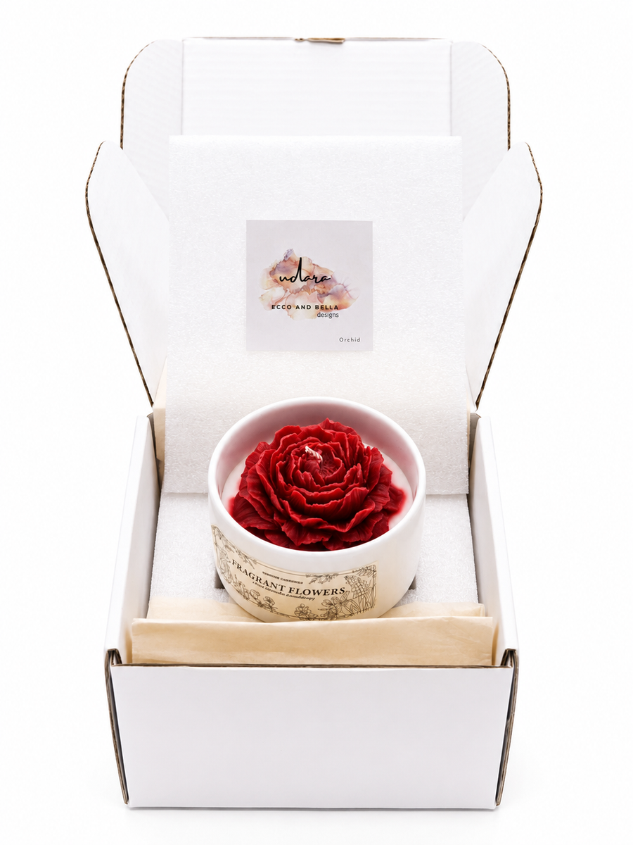 Udara Wood & Porcelain Scented Candle - Red Orchid