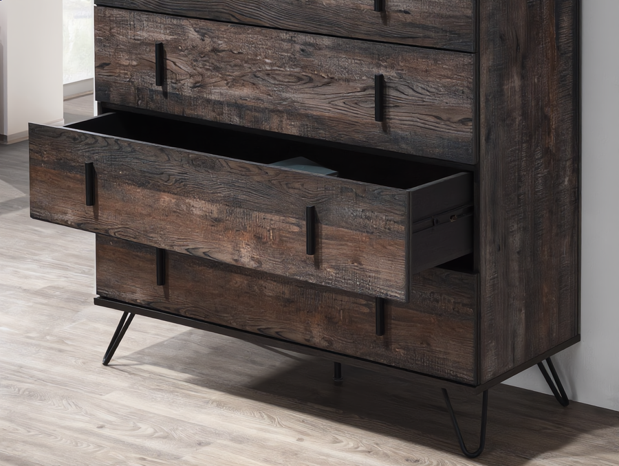 Darwin Chest